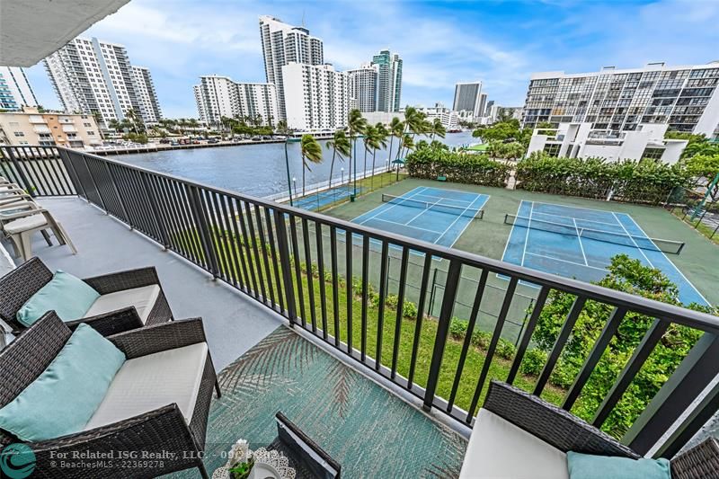 Intracoastal Front Pool/Sundeck/Fitness & Clubhouse