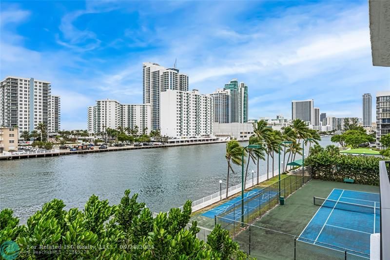 Intracoastal Front Pool/Sundeck/Fitness & Clubhouse