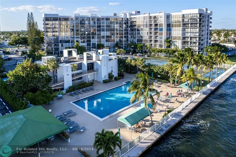 Intracoastal Front Pool/Sundeck/Fitness & Clubhouse