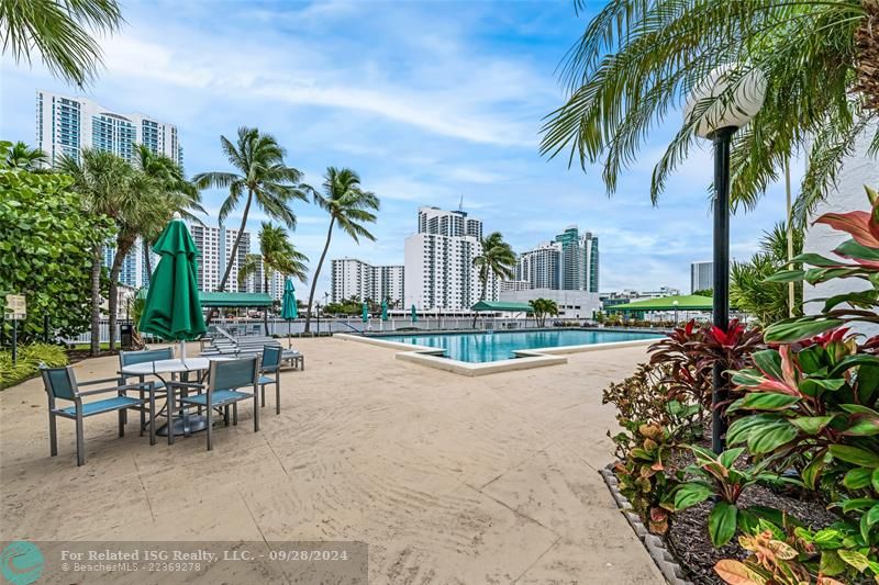 Intracoastal Front Pool/Sundeck/Fitness & Clubhouse