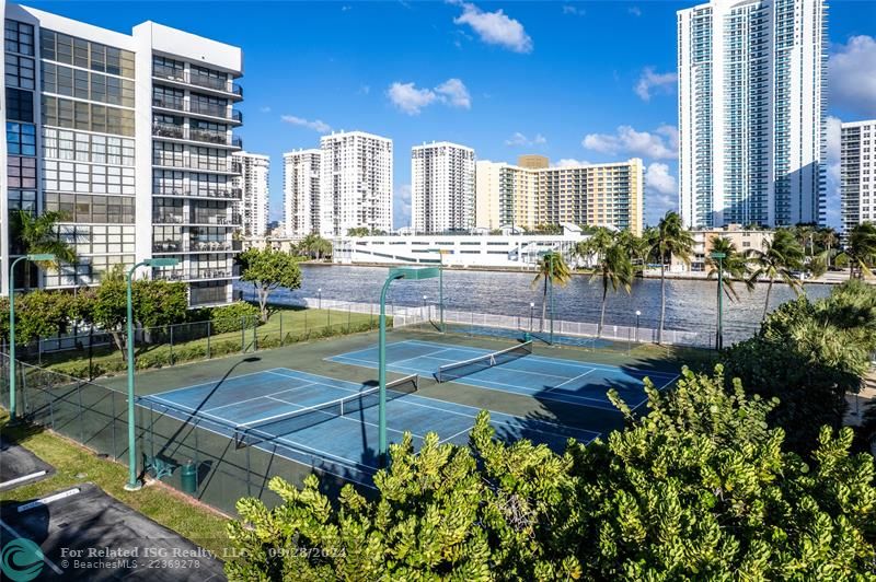 Intracoastal Front Pool/Sundeck/Fitness & Clubhouse