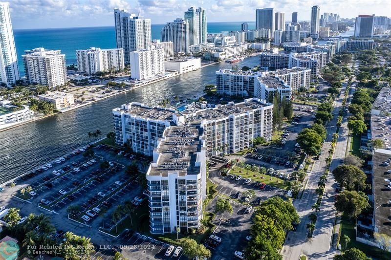 Intracoastal Front Pool/Sundeck/Fitness & Clubhouse