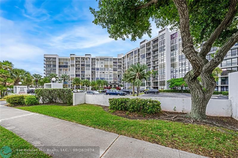 Intracoastal Front Pool/Sundeck/Fitness & Clubhouse