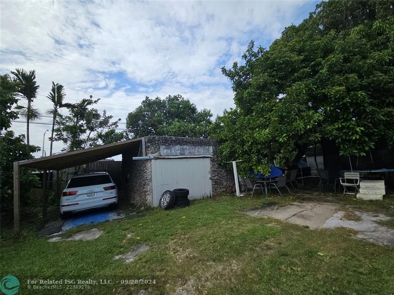 separate building in rear for storage