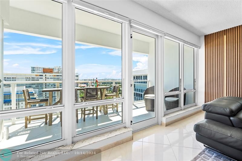 Glass Railing Terrace w/ City & Ocean Views