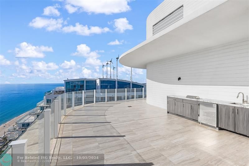 Second Floor Ocean Side Expansive Roof Terrace