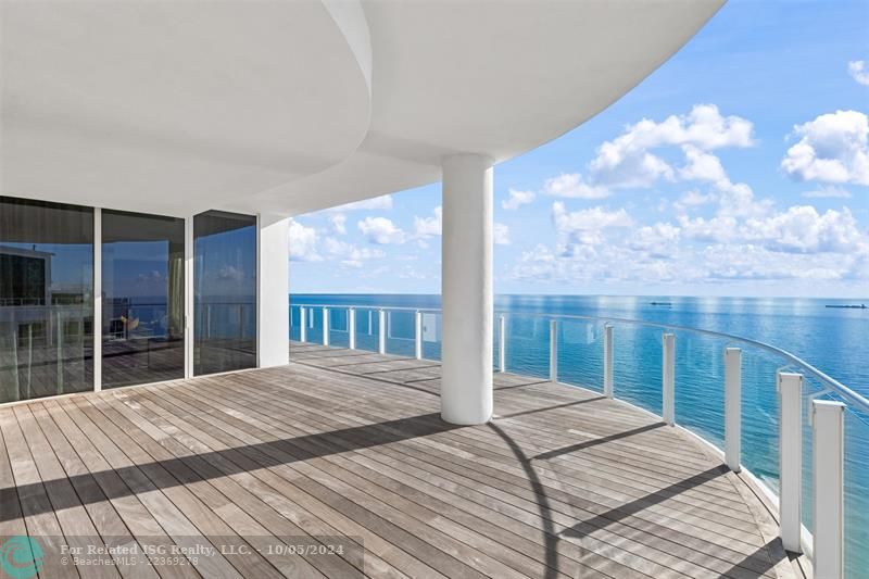 First Floor Direct Ocean Facing Terrace