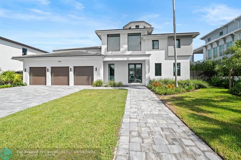 3 car garage with room for racks