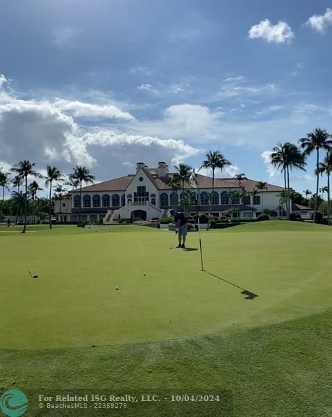 Clubhouse with Dining