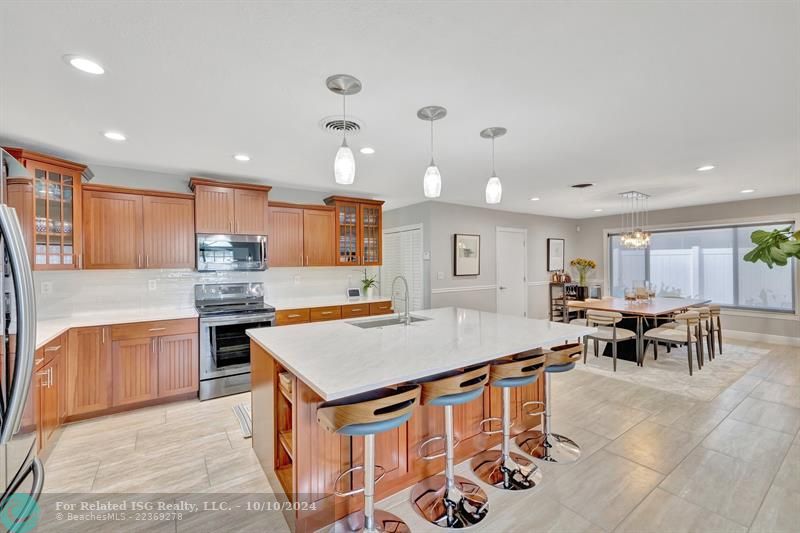 Kitchen with large island