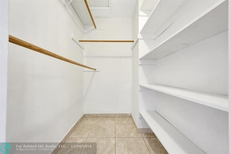 Walk-in Closet