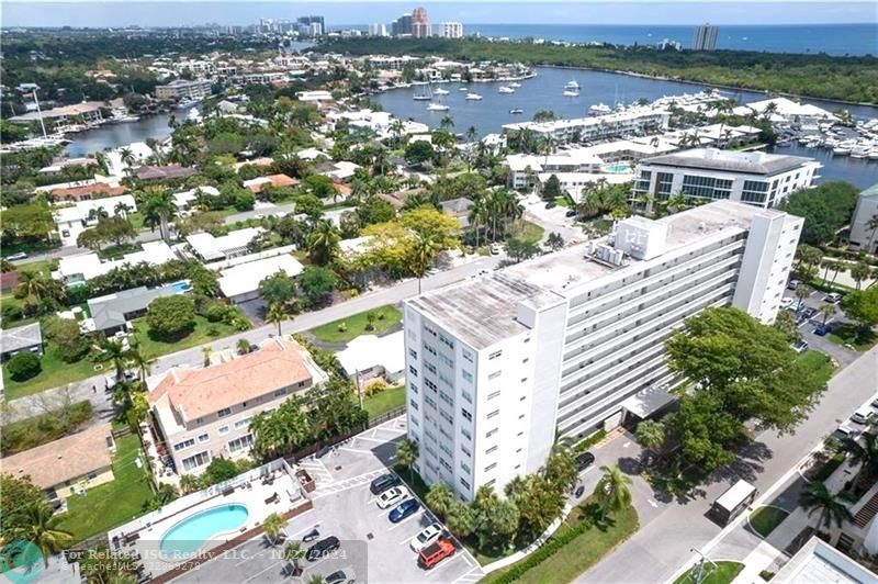 WALK TO BEAUTIFUL FORT LAUDERDALE BEACH