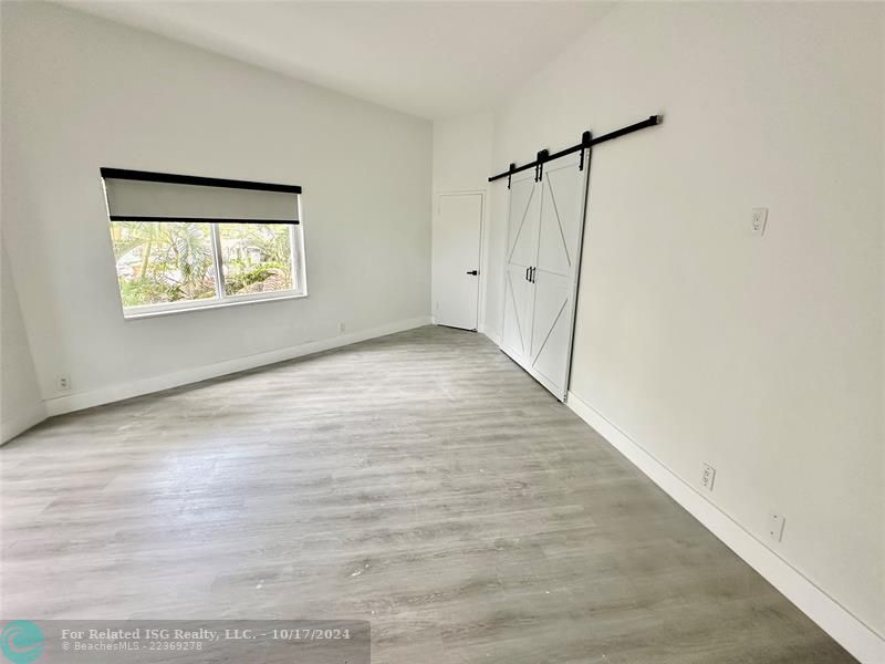 BEDROOM WITH SITTING AREA