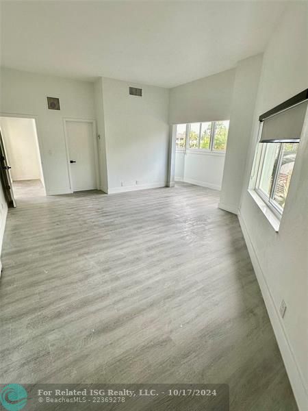 BEDROOM WITH SITTING AREA