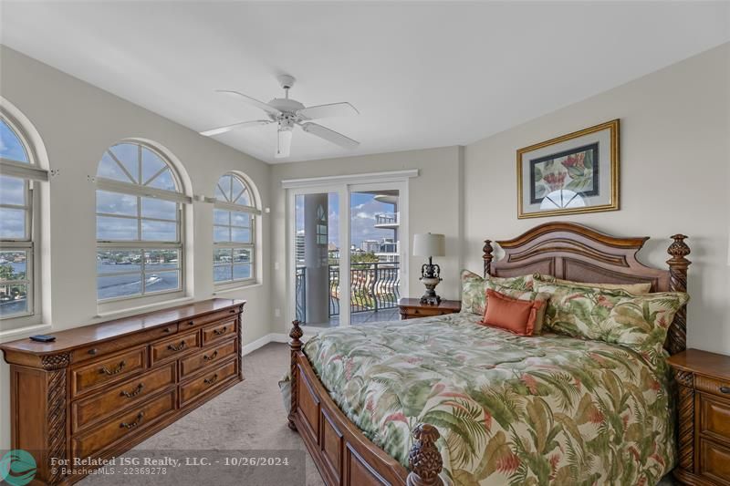 2nd bedroom with en-suite bath, direct Intracoastal views and access to large covered balcony.