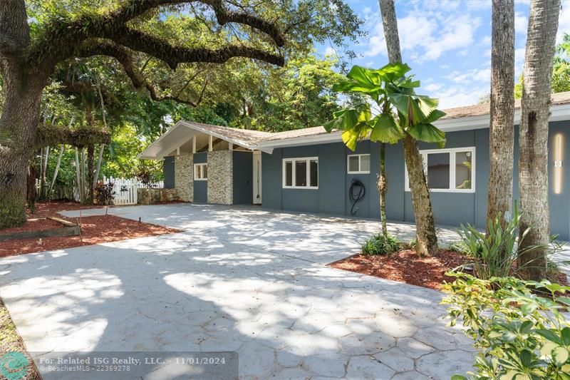 massive yard, fresh mulch and updated lush landscaping.