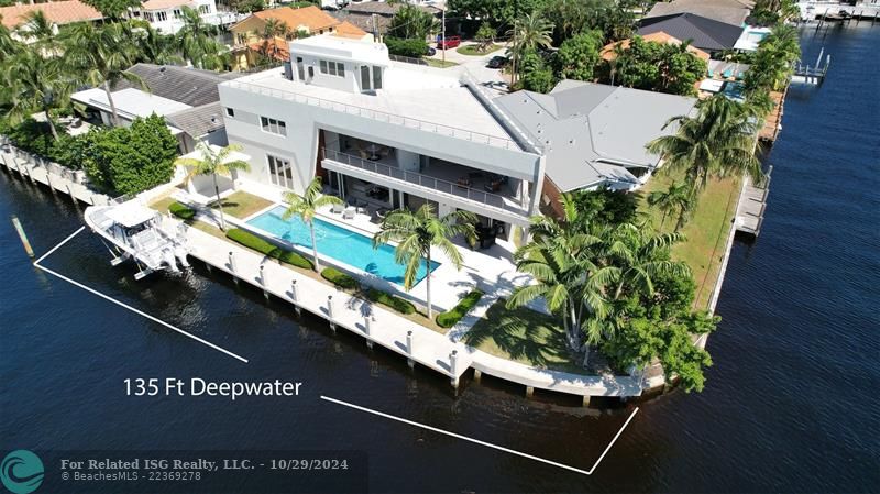 135 Ft Deepwater & 50 Ft Pool. Rooftop Deck with Intracoastal Panoramas.