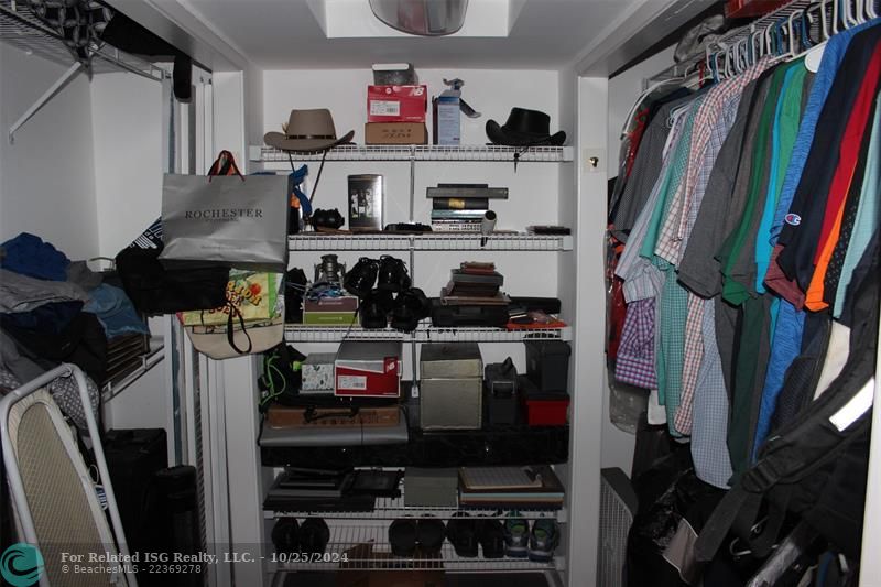 walk-in closet