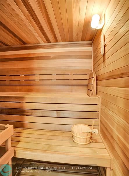 Built in Sauna in the Gynm