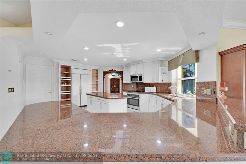 Kitchen and sitting area