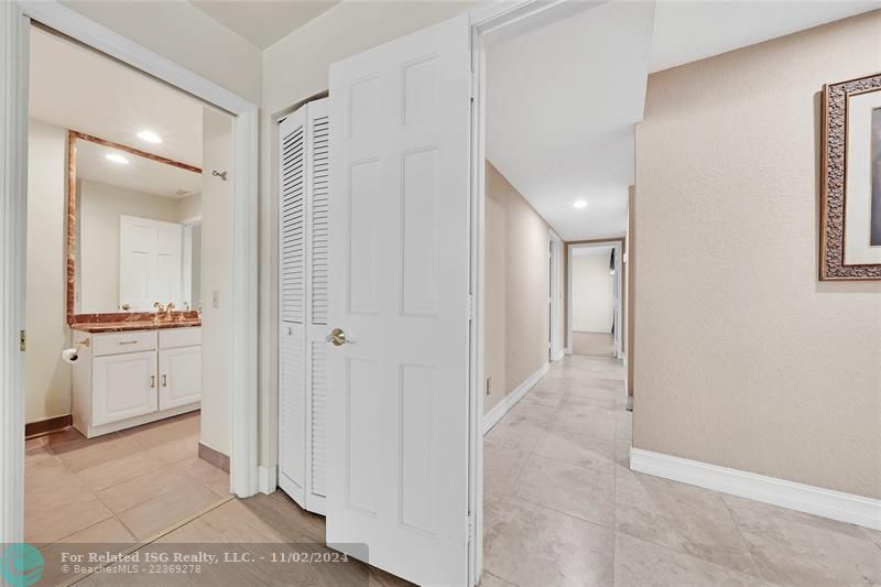 Ample kitchen with lots of storage