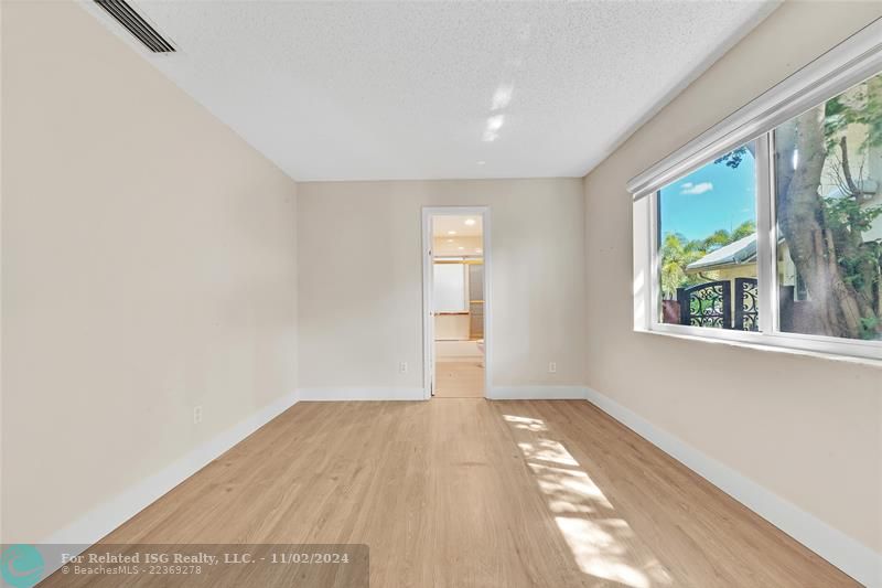 Ample kitchen with lots of storage