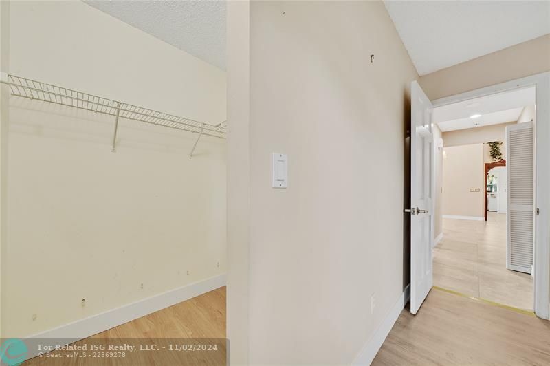 Ample kitchen with lots of storage