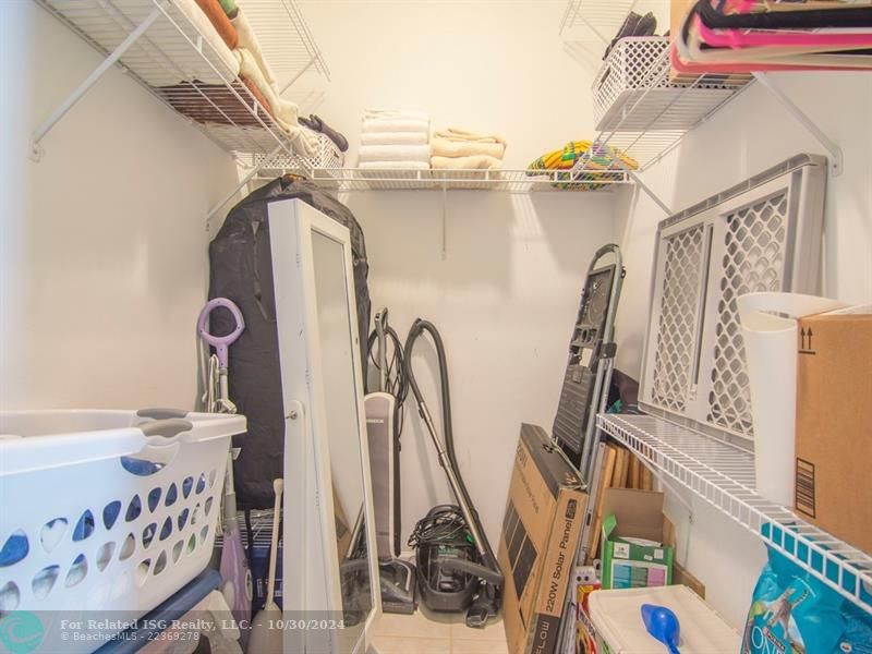 walk in closet for second bedroom