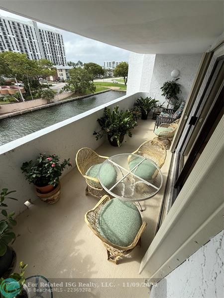 Spacious 150 sq ft Balcony