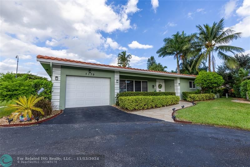 Hawthorne Village with views of golf course