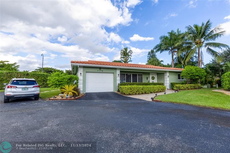 Hawthorne Village with views of golf course