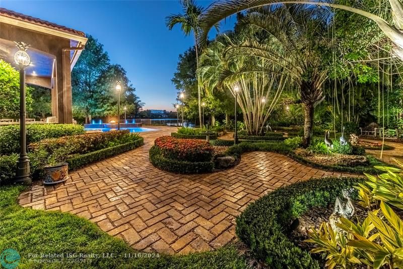 outdoor kitchen