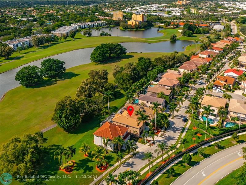 GOLF COURSE & LAKE VIEWS