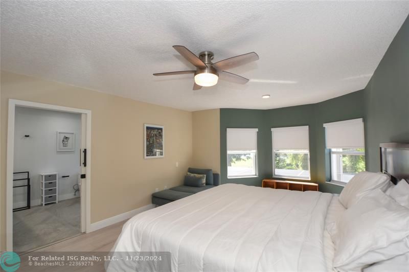 MASTER BEDROOM WITH SITTING AREA