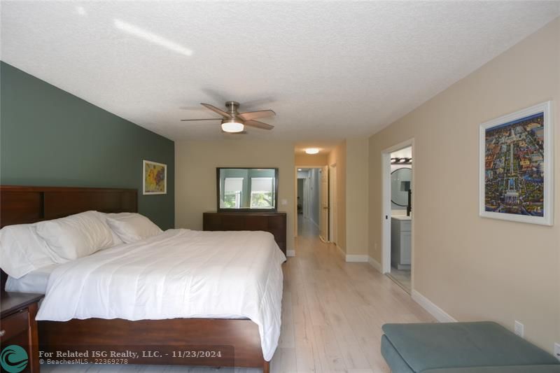 MASTER BEDROOM WITH SITTING AREA