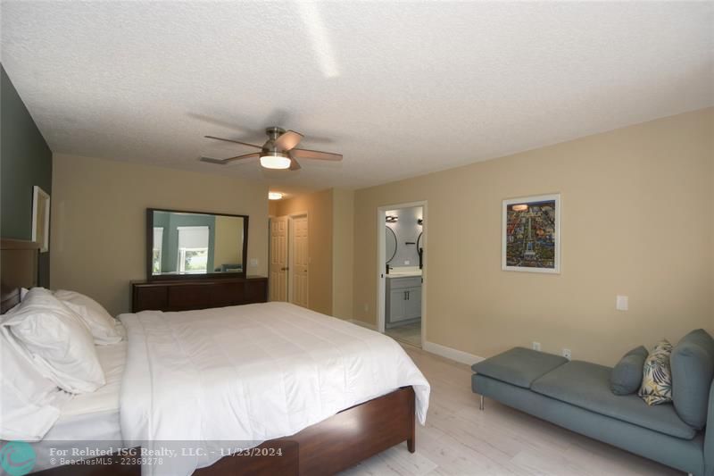 MASTER BEDROOM WITH SITTING AREA