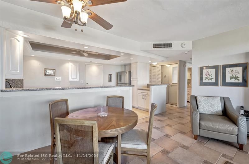 Dining area+ breakfast bar