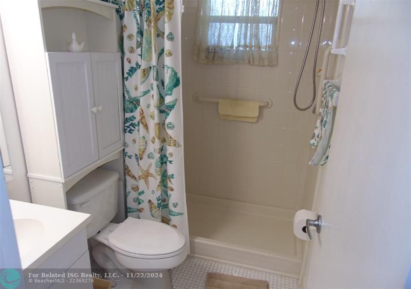 ENTRY FOYER AND PANTRY CLOSET