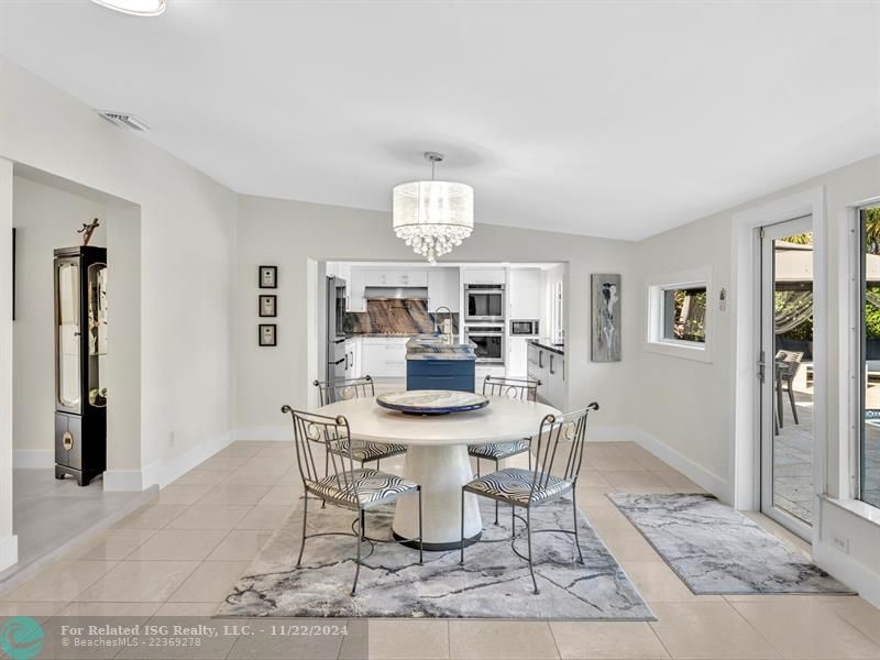 FAMILY ROOM/DINING ROOM/KITCHEN