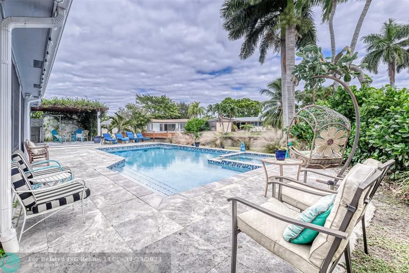 Oakland Park water front pool home