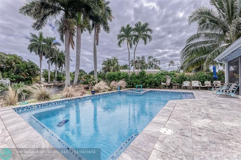 Oakland Park water front pool home