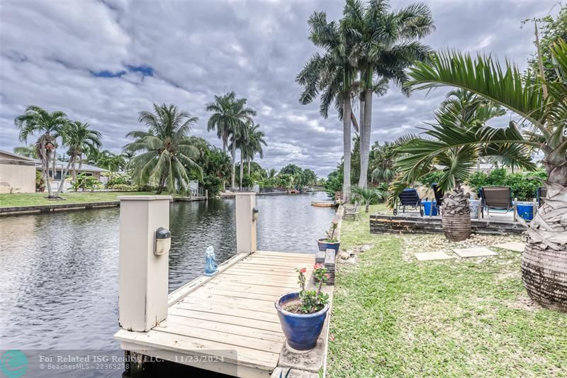 Oakland Park water front pool home