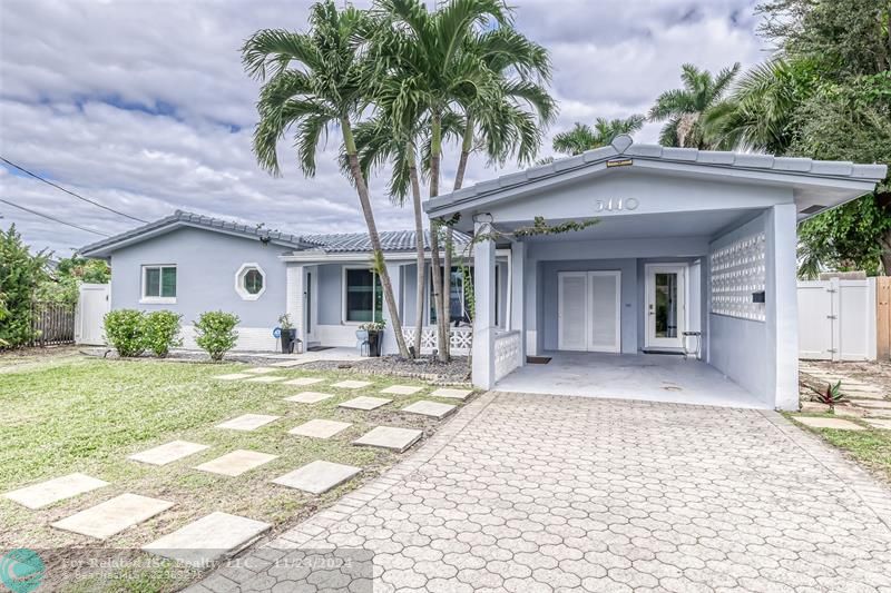 Oakland Park water front pool home