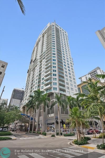 350 Las Olas Place