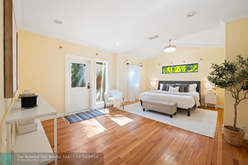 Large Primary Bedroom with Sitting Area