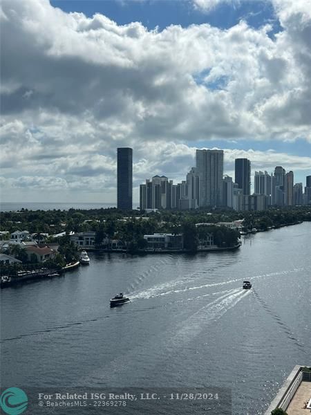 South views - A mix of nature, Intercoastal, Ocean and human engineering. Best modern corner unit and best views in the building! PROFESSIONAL PHOTOS COMING VERY SOON... ASK FOR A SHOWING BEFORE THEY COME! This unit is beautiful, completely redone, very design and modern; ultra clean!!!