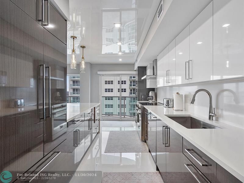 Beautiful Kitchen with sliding door to the Balcony