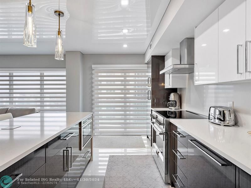 Beautiful Kitchen with sliding door to the Balcony