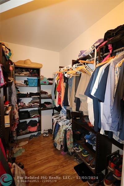 Master walking closet