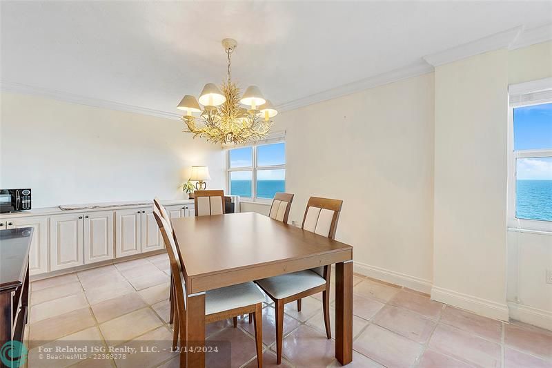 FORMAL DINING ROOM